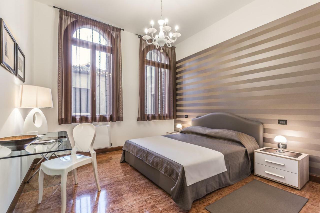 Ca' Del Monastero 1 Collection For 4 Guests With Balcony And Lift Appartement