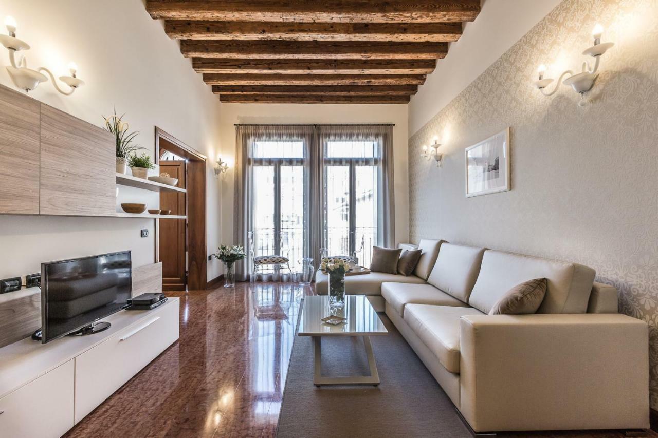 Ca' Del Monastero 1 Collection For 4 Guests With Balcony And Lift Appartement